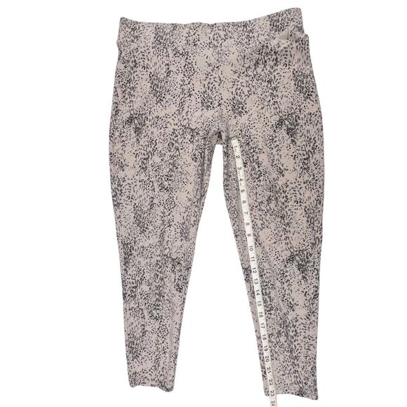 Torrid Leggings 2X Cheetah Print Loungewear Cropped Mid Rise Luxe Activewear - Picture 5 of 10